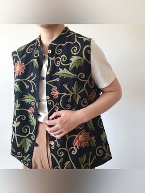 Vintage 90s Orvis Loopstitch Crochet Embroidered Floral Boho Peasant Vest XLarge